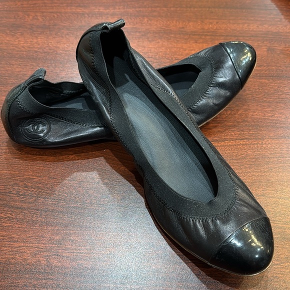 Chanel ballet shoes. Size 41
Loved, but still look sharp! - Picture 2 of 6